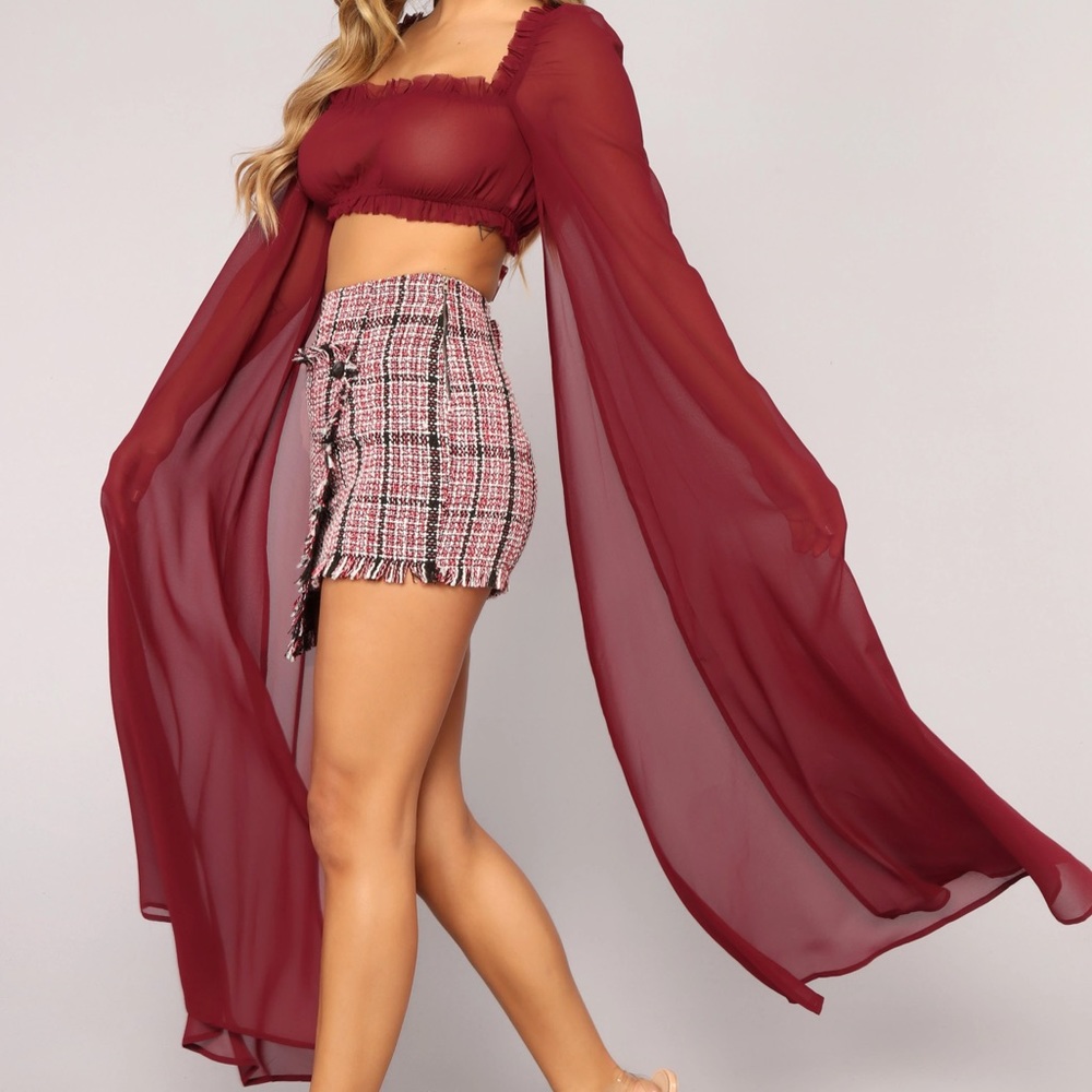 BRAND NEW cropped royalty blouse